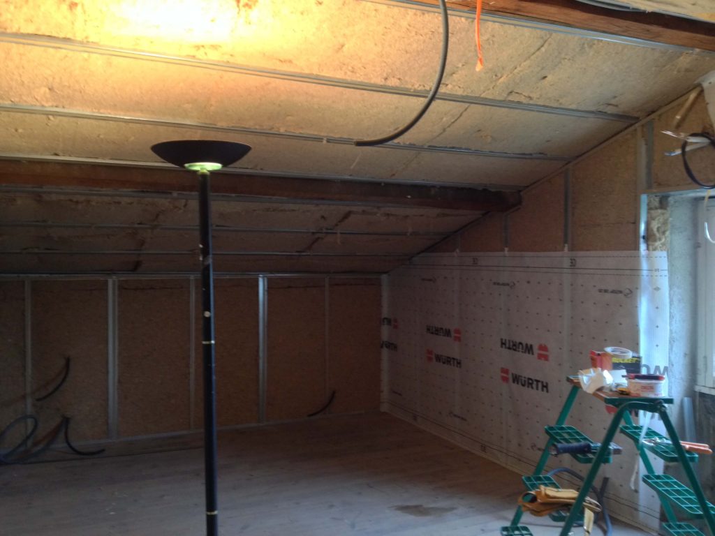 Réalisation isolation Fibre de Bois sous rampant et mur